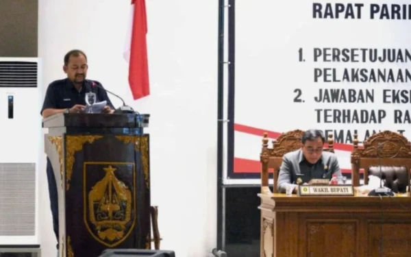 Thumbnail Berita - Bupati Pemalang Sampaikan Jawaban Eksekutif atas Pandangan Fraksi DPRD Terkait Perubahan APBD 2025