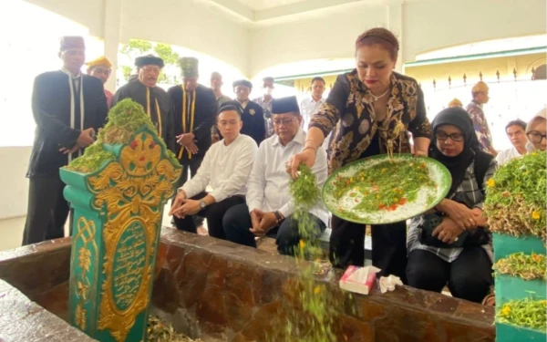 Thumbnail Berita - Boki Nita Kembali ke Ternate, Ziarah Makam Sultan Mudaffar Sjah