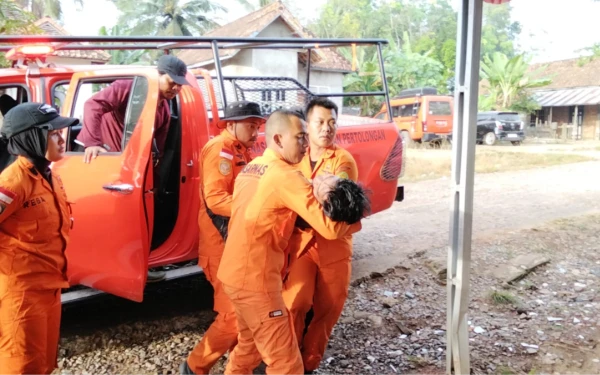 Thumbnail Tim SAR Palembang Temukan Indra Winarko, Karyawan Tambang yang Hilang di Hutan Banyuasin