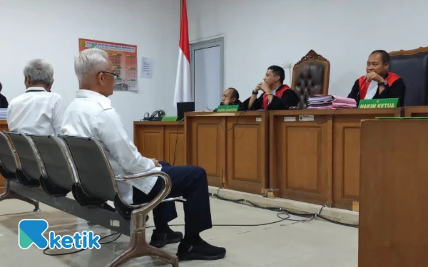 Thumbnail 3 Terdakwa Kasus Korupsi Penjualan Aset Yayasan Batang Hari Sembilan Dituntut 3 hingga 4 Tahun Penjara