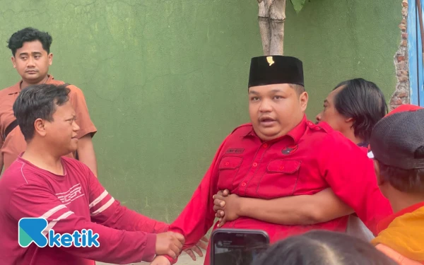 Thumbnail Achmad Hidayat Nekat Akan Bakar Diri di Depan Kantor PDIP Surabaya, Buntut Sakit Hati dengan Armuji