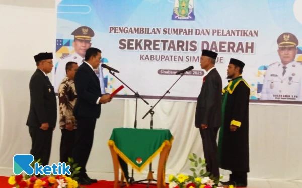 Thumbnail Berita - Lelang Jabatan Pemkab Simeulue, Asludin Resmi Dilantik Sebagai Sekda Difinitif