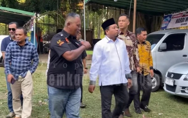 Thumbnail Bursa Mobil Bekas Bondowoso Gaet Puluhan Peserta Jawa Bali, Wabup: Dorongan Nyata untuk Ekonomi Daerah