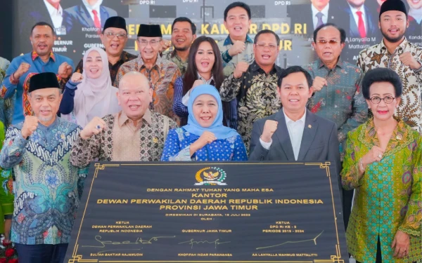 Thumbnail Resmikan Kantor DPD RI Jatim, Gubernur Khofifah Sebut Saluran Aspirasi Masyarakat Lebih Dekat