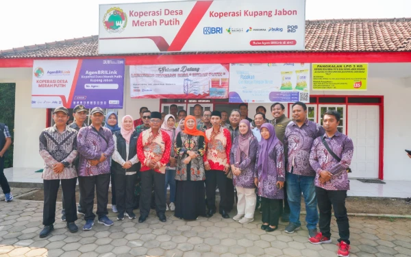 Thumbnail Jelang Peresmian Presiden, Khofifah Pastikan KDMP Kupang Jabon Sidoarjo Siap Beroperasi