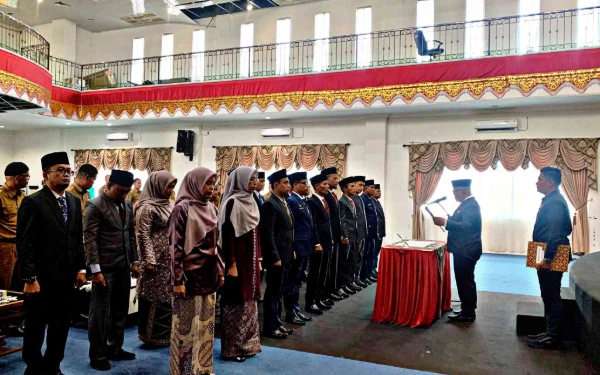 Thumbnail Berita - Bupati Pasaman Barat Lantik 20 Pejabat Baru