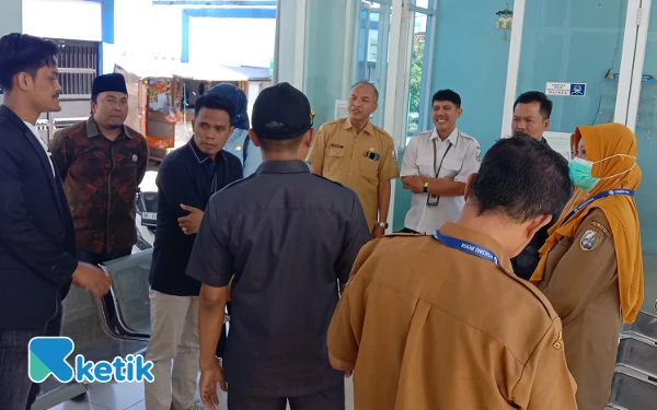 Thumbnail Komisi IV DPRD Sampang Sidak Puskesmas Torjun dan Jrengik, Temukan Pelayanan Belum Standar