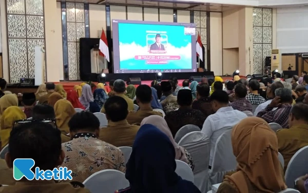 Thumbnail Wali Kota Surabaya Klaim 153 Koperasi Merah Putih Tercatat Kemenkumham