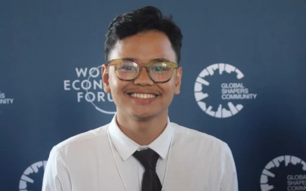 Thumbnail Abimanyu Harahap, Mahasiswa Unair Gaungkan Aksi Iklim di World Economic Forum Swiss