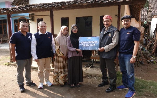 Thumbnail Kisah Haru Arini, Calon Mahasiswa UB Dapat Beasiswa Penuh dari Dekanat FISIP