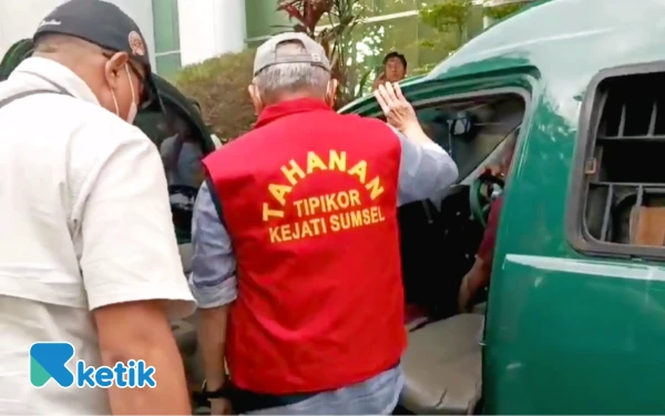 Thumbnail Kejati Sumsel Usut Tuntas Dugaan  Korupsi Pasar Cinde! Alex Noerdin-Harnojoyo Kembali Diperiksa