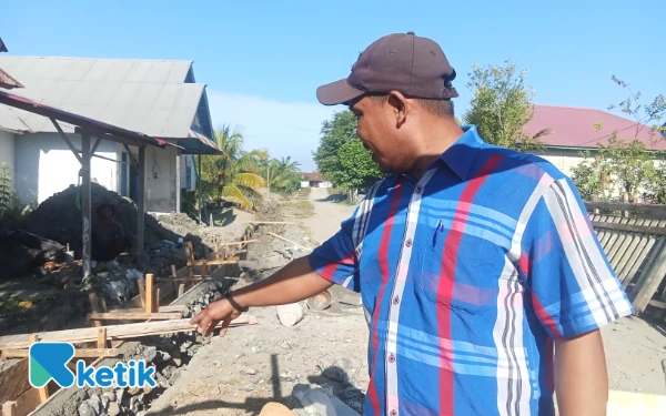 Thumbnail Sekretaris BPD  Baru Halmahera Selatan Tinjau  Pembangunan Drainase