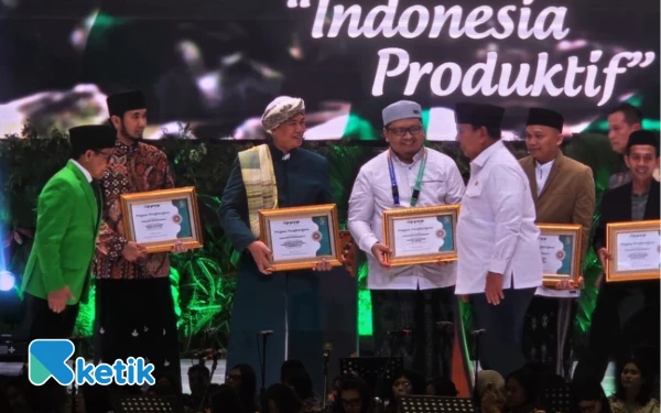 Thumbnail Berita - Ponpes Internasional Asy-Syifaa Wal Mahmuudiyyah Raih Penghargaan Pesantren Transformatif DPP PKB