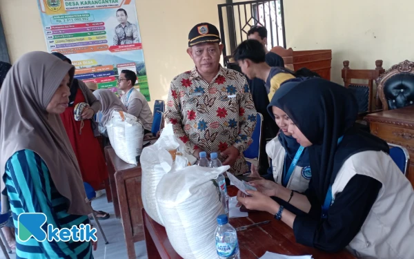 690 KPM di Desa Karanganyar Pemalang Terima Bantuan Beras Bulog