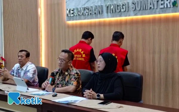 Thumbnail Terbongkar! Modus Pemerasan Dana Desa di Lahat, Ketua dan Bendahara Forum Kades Ditahan