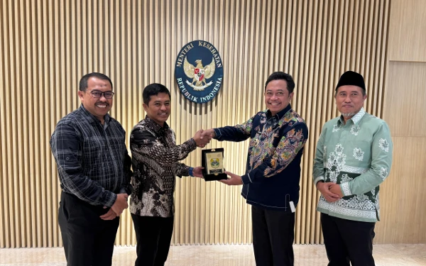Thumbnail Bupati Bondowoso Jemput Bola ke Kemenkes Demi Perkuat Layanan Kesehatan Daerah