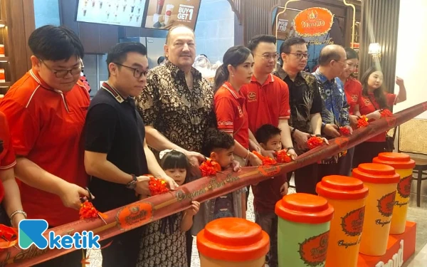 Thumbnail Pecinta Thai Tea Wajib Coba! Brand Teh Legendaris Thailand Resmi Hadir di Surabaya
