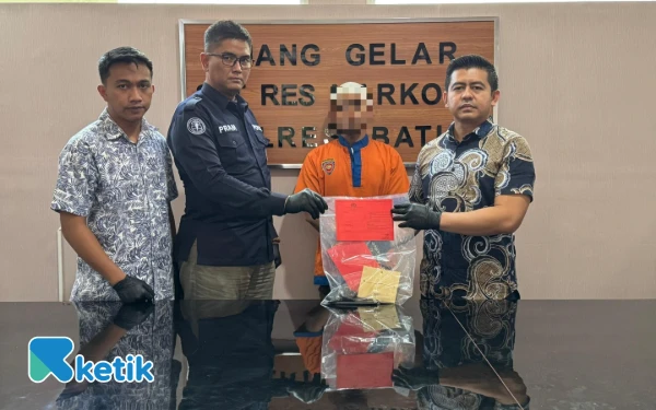 Thumbnail Polisi Tangkap Pengedar Inex di Kota Batu, 50 Butir Barang Bukti Diamankan