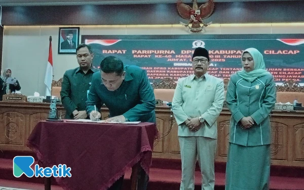 Thumbnail Berita - DPRD dan Pemkab Cilacap Sahkan APBD 2024, SiLPA Rp95,5 Miliar Prioritas Kesejahteraan