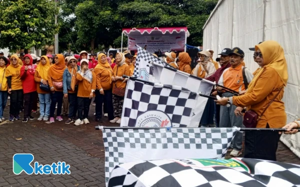 Thumbnail PWRI Kota Batu Gelar Gerak Jalan dan Cek Kesehatan Gratis pada HUT Ke-63