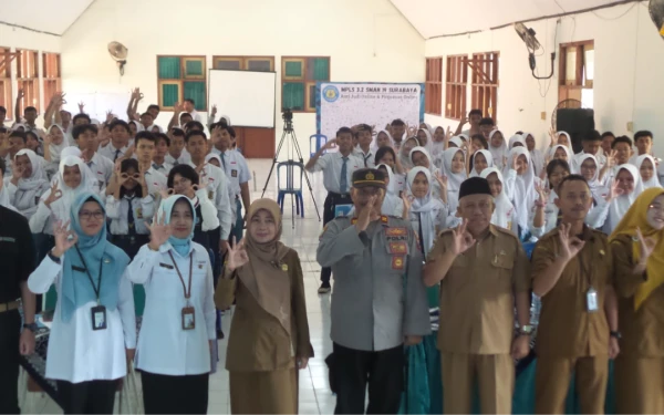Thumbnail Berita - Kolaborasi SMAN 19 Surabaya dan BKKBN Jatim Edukasi Siswa Soal Kesehatan Mental