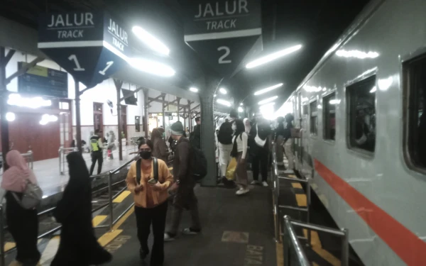 Thumbnail Berita - Jalur Gumitir Putus, Penumpang Kereta Api Naik 16 Persen
