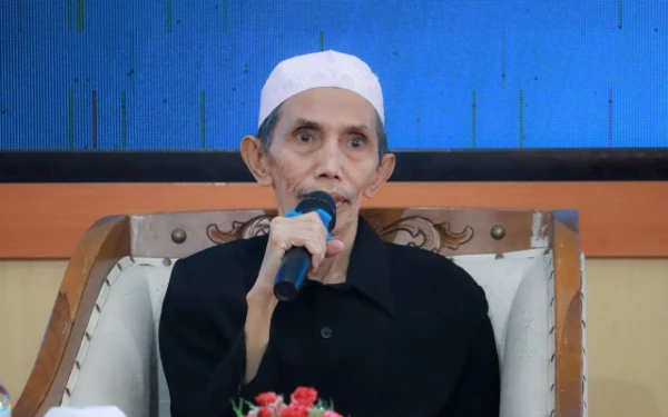 Thumbnail Berita - Kiai Zuhri Zaini Jelaskan 4 Tipe Orang Menghadapi Ujian Hidup