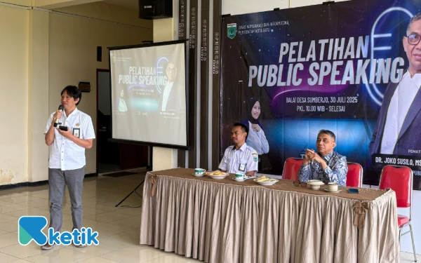 Thumbnail ‎Dinas Kominfo Gelar Pelatihan Public Speaking Bagi KIM se-Kota Batu  ‎