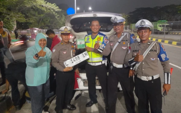 Thumbnail Polda Jatim Gagalkan Pengiriman 1 Kilogram Narkoba ke Madura