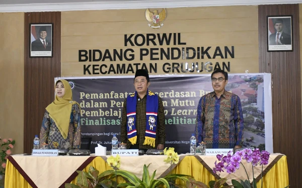 Thumbnail Kolaborasi dengan UM, Bupati Bondowoso Buka Program Pendampingan AI untuk Guru