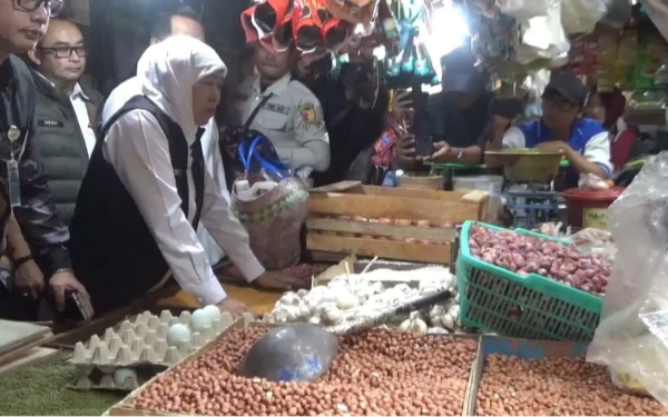 Thumbnail Berita - Gubernur Khofifah Minta Pemkab Jember Akhiri WFA dan Sekolah Daring: Distribusi BBM Sudah Pulih