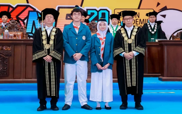 Thumbnail Unair Kukuhkan 9.437 Mahasiswa Baru, Rektor Tekankan Prinsip Excellence with Morality