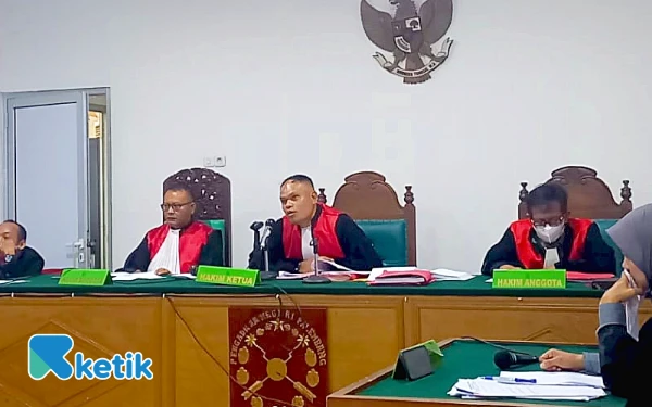 Thumbnail Terbukti Angkut 63.200 Benih Lobster llegal, Dua Terdakwa Divonis 1,5 Tahun Penjara