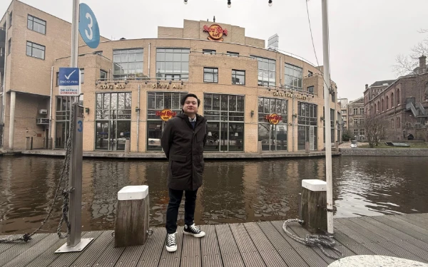 Thumbnail Musisi Indie Angger Bayu Aji Luncurkan ‘Jangan Buat Kesal’: Single Terbaru dengan Konsep Synth-Pop Retro