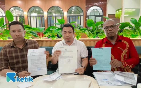 Thumbnail Penasihat Hukum Aldie Mauludin Pertanyakan Perkembangan Kasus Pengancaman di Polsek Sukarami