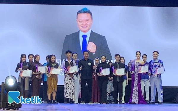 Thumbnail Berita - Grand Show BYF 2025 Meriahkan Alun-Alun Kanigoro, Beky Herdihansah: Bonus Demografi Harus Jadi Momentum Emas!