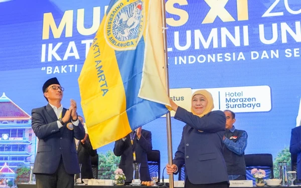 Thumbnail Aklamasi, Khofifah Lanjutkan Kepemimpinan di IKA Unair Periode Kedua