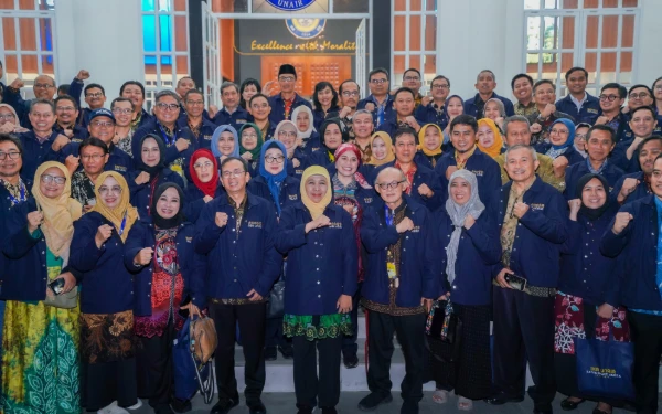 Thumbnail Gubernur Khofifah Ajak IKA UNAIR Berperan Strategis dalam Diplomasi Antarbangsa