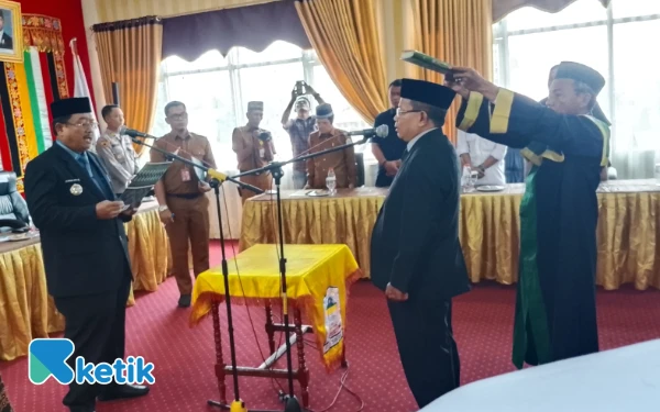 Thumbnail Berita - Pj Sekda Dilantik, Bupati Safriadi Oyon Tekankan Tata Kelola Pemerintahan yang Bersih