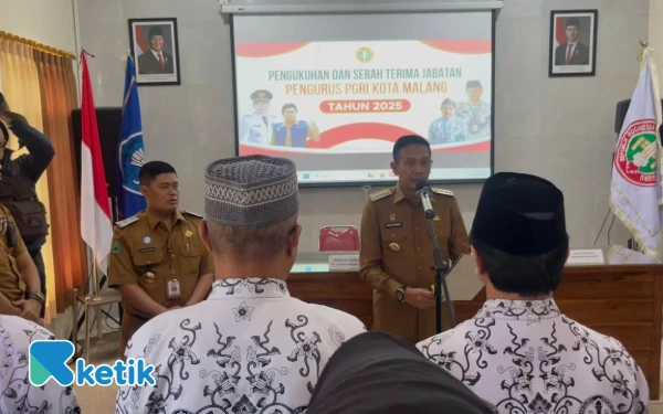 Thumbnail Wali Kota Malang Janjikan Gedung Baru untuk PGRI Demi Tingkatkan Kesejahteraan Guru