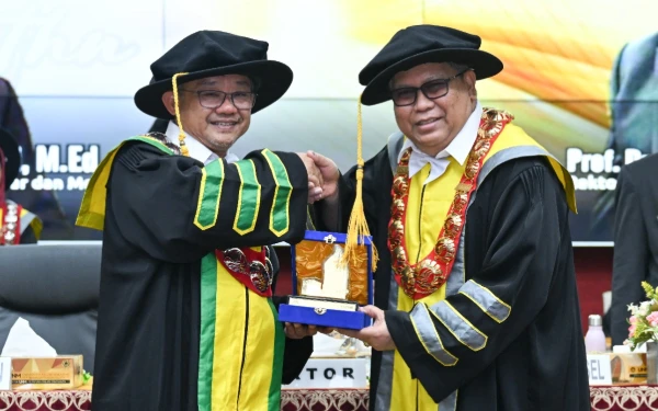 Thumbnail Selamat! UNM Nobatkan Abdul Mu'ti Jadi Tokoh Pendidikan Nasional