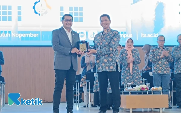 Thumbnail Menjadi Pembicara di Hadapan Ribuan Mahasiswa Baru, Menekraf Ajak ITS Kembangkan Industri Kreatif di Indonesia