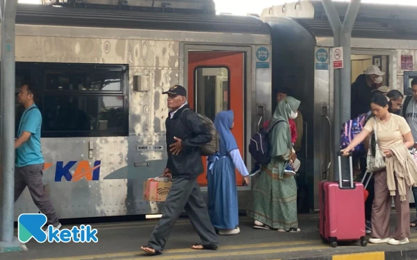 Thumbnail Imbas Insiden Rintang Jalan KA Argo Bromo Anggrek, 3.832 Penumpang Ajukan Pembatalan Tiket