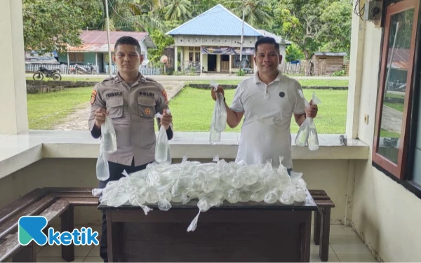 Thumbnail Polsek Gane Barat Gagalkan Penyelundupan 120 Kantong Miras Cap Tikus di Pelabuhan Ferry Saketa