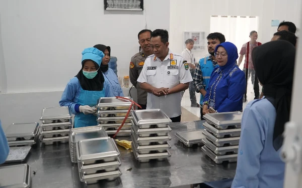 Thumbnail SPPG Hadir di Pujer, Komitmen Pemkab Bondowoso Perkuat Ketahanan Gizi Anak Bangsa