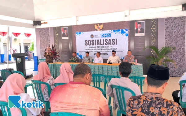 Thumbnail Dukung Gizi Seimbang, Yayasan DWS Sosiasilakan MBG dan Beasiswa Pendidikan di Sampang