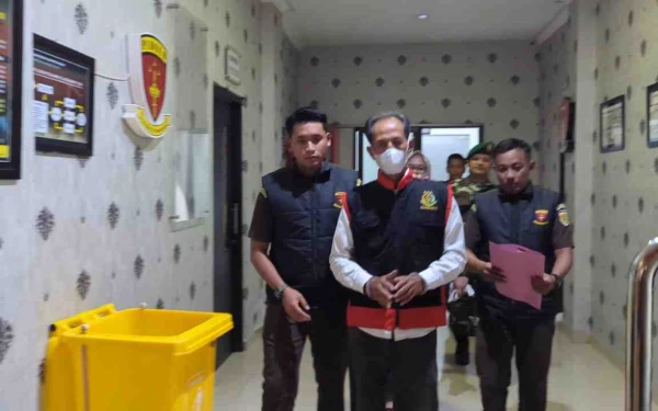 Thumbnail Berita - Diperiksa 6 Jam Lebih, Kades Sukosari Madiun Ditetapkan Tersangka Proyek Kolam Renang