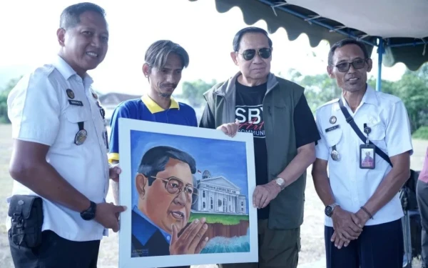 Thumbnail Berita - Seniman Dunia hingga Lokal Lukis On The Spot di Depan Museum SBY-Ani