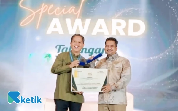 Thumbnail Berita - Bank Sampang Raih Penghargaan The Biggest Number of Customer Tabungan Ukhuwah BPR Syariah Award 2025