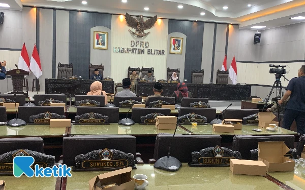 Thumbnail Rapat Paripurna DPRD Blitar Batal, Rakyat Terancam Jadi Korban 'Matahari Kembar'